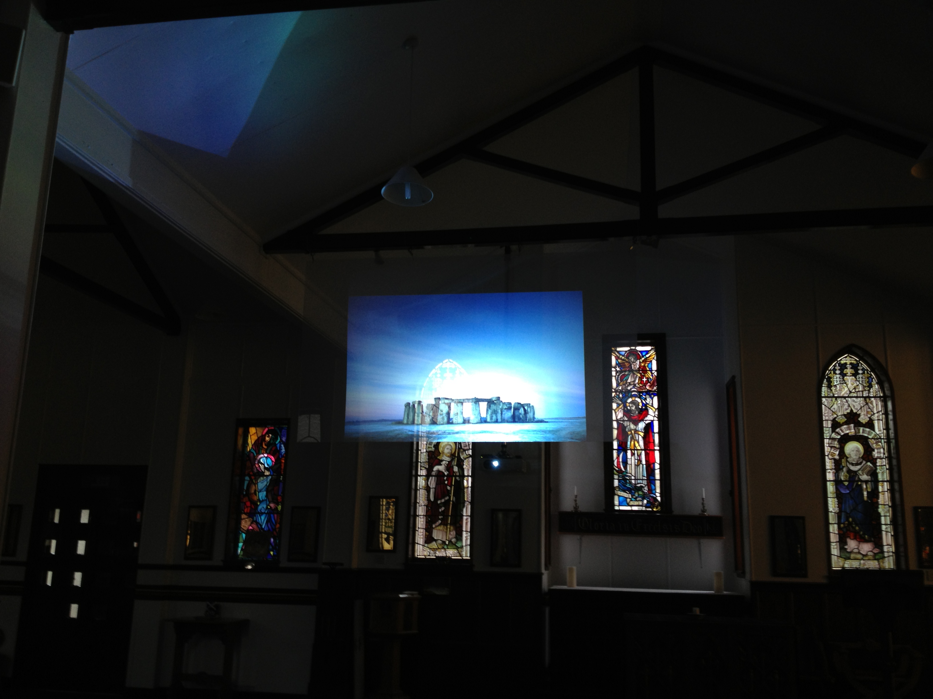 Discreet Projection Solutions for Churches Pro Display