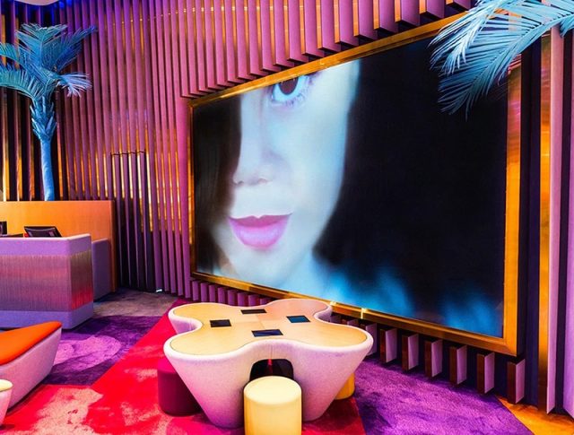 Why Choose Us 1 large format projection screen 1