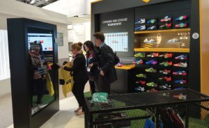 interactive mirror screen retail