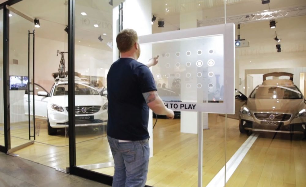 Car Showroom Display Ideas, Switchable Glass