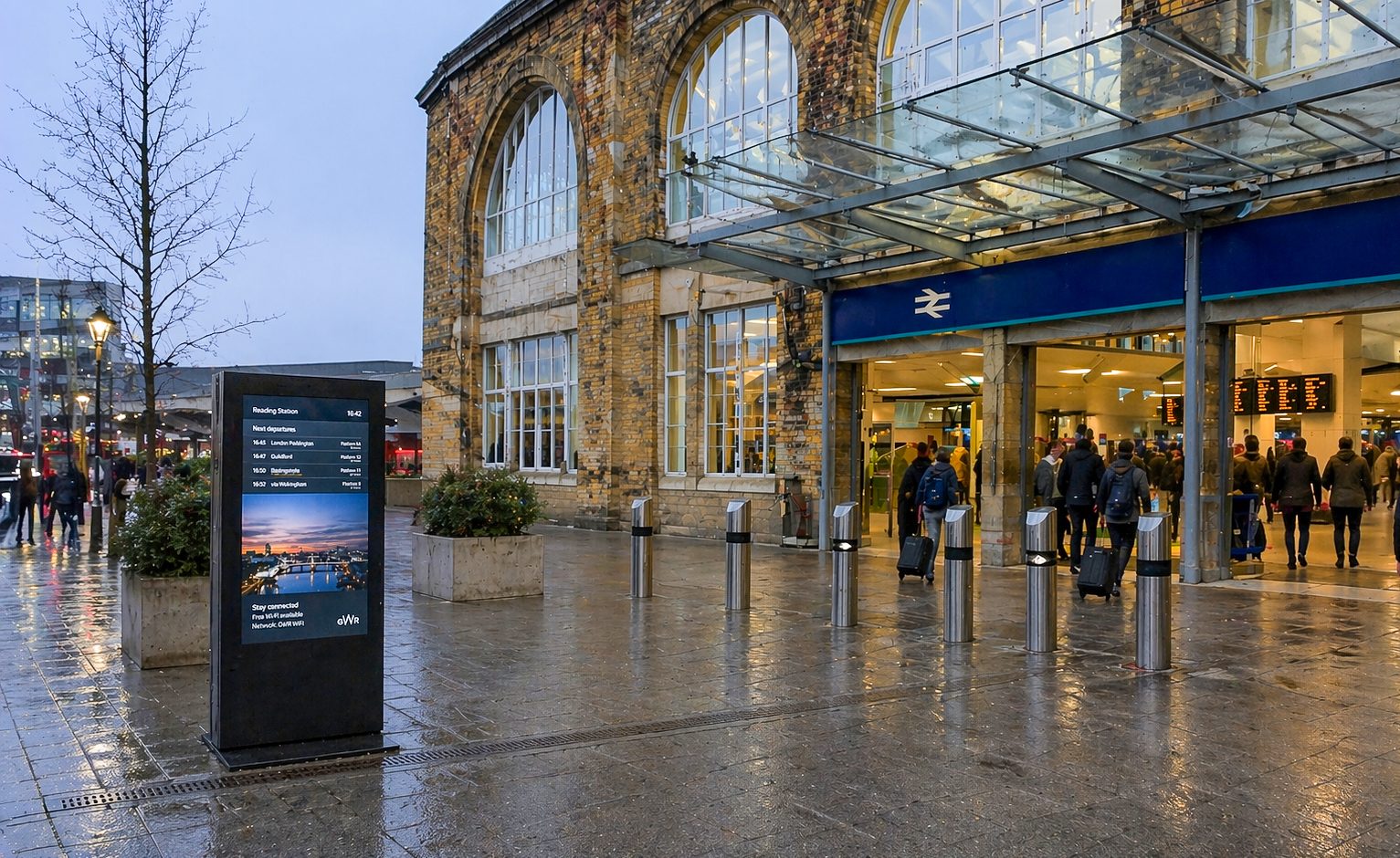 Outdoor High Brightness Display at rail station