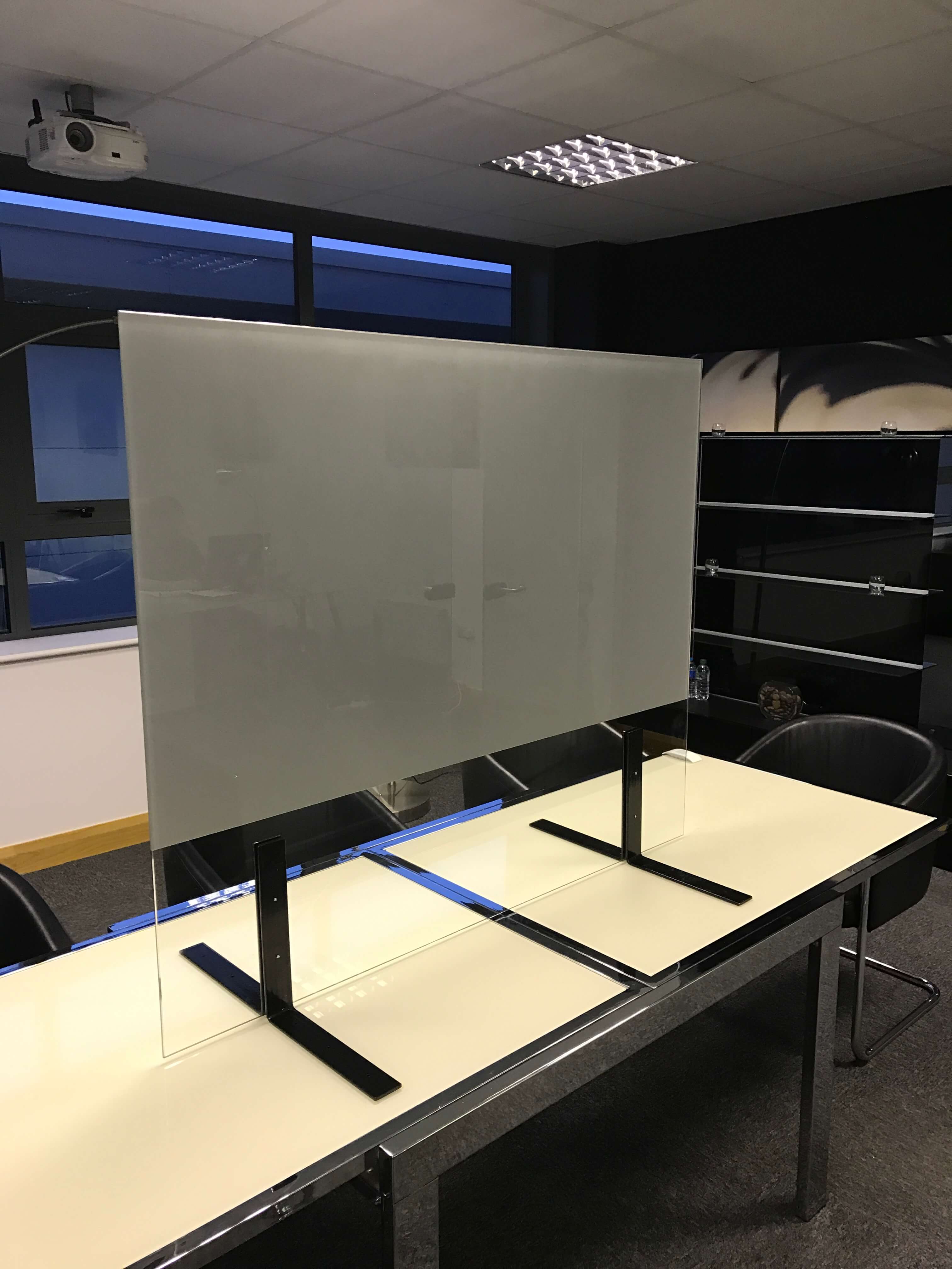 UST Projector Screen Ultra Short Throw Pro Display